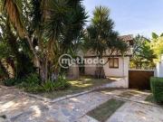 Casa com 3 dormitórios à venda, 298 m² por R$...