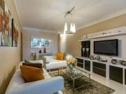 Casa com 3 dormitórios à venda, 300 m² por R$...