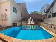 Casa com 3 dormitórios à venda, 300 m² por R$...