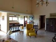 Casa com 3 dormitórios à venda, 300 m² por R$...