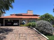 Casa com 3 dormitórios à venda, 300 m² por R$...