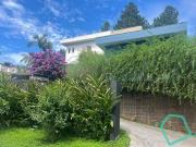 Casa com 3 dormitórios à venda, 300 m² por R$...