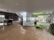 Casa com 3 dormitórios à venda, 300 m² por R$...