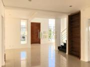 Casa com 3 dormitórios à venda, 300 m² por R$...