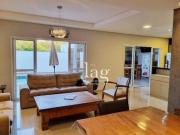 Casa com 3 dormitórios à venda, 300 m² por R$...