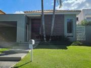 Casa com 3 dormitórios à venda, 300 m² por R$...