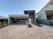 Casa com 3 dormitórios à venda, 300 m² por R$...