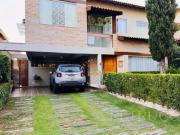 Casa com 3 dormitórios à venda, 300 m² por R$...