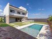 Casa com 3 dormitórios à venda, 300 m² por R$...