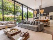 Casa com 3 dormitórios à venda, 300 m² por R$...