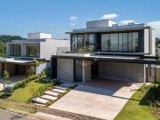 Casa com 3 dormitórios à venda, 300 m² por R$...