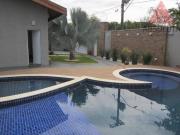 Casa com 3 dormitórios à venda, 303 m² por R$...