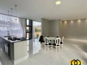 Casa com 3 dormitórios à venda, 305 m² por R$...