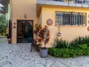 Casa com 3 dormitórios à venda, 310 m² por R$...