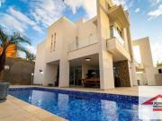 Casa com 3 dormitórios à venda, 310 m² por R$...