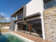 Casa com 3 dormitórios à venda, 311 m² por R$...