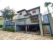 Casa com 3 dormitórios à venda, 317 m² por R$...