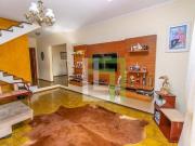 Casa com 3 dormitórios à venda, 318 m² por R$...