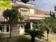 Casa com 3 dormitórios à venda, 318 m² por R$...