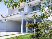 Casa com 3 dormitórios à venda, 319 m² por R$...