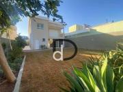 Casa com 3 dormitórios à venda, 320 m² por R$...