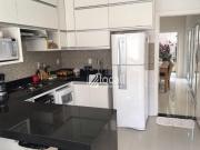 Casa com 3 dormitórios à venda, 320 m² por R$...