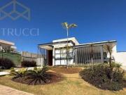 Casa com 3 dormitórios à venda, 320 m² por R$...