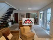 Casa com 3 dormitórios à venda, 322 m² por R$...