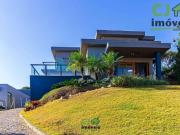 Casa com 3 dormitórios à venda, 323 m² por R$...