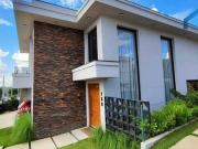 Casa com 3 dormitórios à venda, 325 m² por R$...