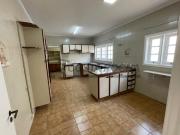 Casa com 3 dormitórios à venda, 330 m² por R$...