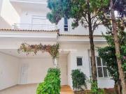 Casa com 3 dormitórios à venda, 345 m² por R$...