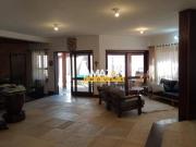 Casa com 3 dormitórios à venda, 350 m² por R$...