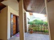 Casa com 3 dormitórios à venda, 350 m² por R$...