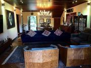 Casa com 3 dormitórios à venda, 350 m² por R$...