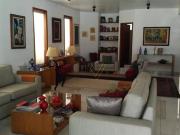 Casa com 3 dormitórios à venda, 350 m² por R$...