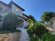 Casa com 3 dormitórios à venda, 359 m² por R$...
