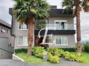 Casa com 3 dormitórios à venda, 360 m² por R$...