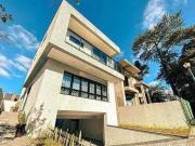 Casa com 3 dormitórios à venda, 362 m² por R$...