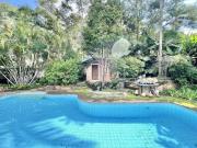 Casa com 3 dormitórios à venda, 363 m² por R$...