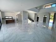 Casa com 3 dormitórios à venda, 365 m² por R$...