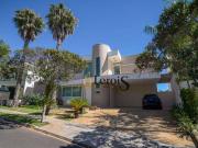 Casa com 3 dormitórios à venda, 370 m² por R$...