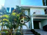 Casa com 3 dormitórios à venda, 377 m² por R$...