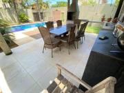 Casa com 3 dormitórios à venda, 134 m² por R$...