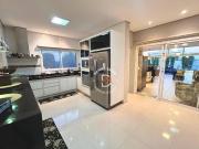 Casa com 3 dormitórios à venda, 380 m² por R$...