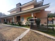 Casa com 3 dormitórios à venda, 387 m² por R$...