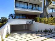 Casa com 3 dormitórios à venda, 390 m² por R$...