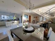 Casa com 3 dormitórios à venda, 439 m² por R$...