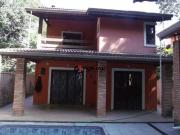 Casa com 3 dormitórios à venda, 452 m² por R$...