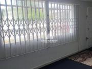 Casa com 3 dormitórios à venda, 90 m² por R$ 430.000,00...